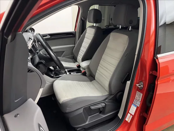 Volkswagen Touran 1,4 TSi 110kW DSG ACC 5MÍST CZ - foto 34