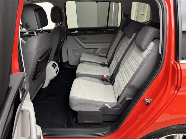 Volkswagen Touran 1,4 TSi 110kW DSG ACC 5MÍST CZ - foto 38