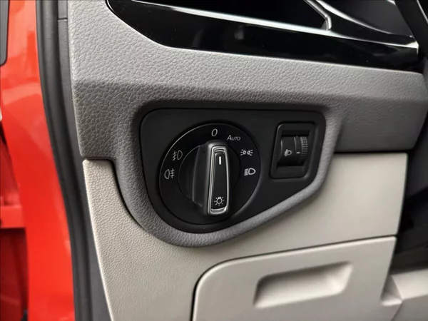 Volkswagen Touran 1,4 TSi 110kW DSG ACC 5MÍST CZ - foto 9