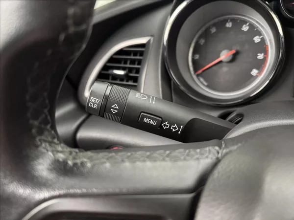 Opel Astra 1,4 103kW 2X KOLA AC 1.MAJ ČR - foto 11