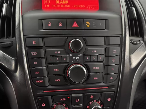 Opel Astra 1,4 103kW 2X KOLA AC 1.MAJ ČR - foto 19
