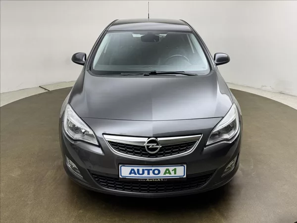 Opel Astra 1,4 103kW 2X KOLA AC 1.MAJ ČR - foto 2
