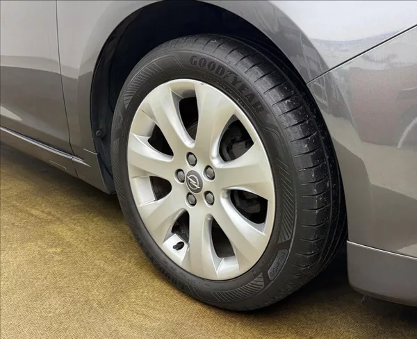 Opel Astra 1,4 103kW 2X KOLA AC 1.MAJ ČR - foto 35