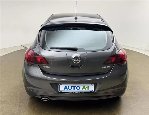 Opel Astra 1,4 103kW 2X KOLA AC 1.MAJ ČR - foto 5