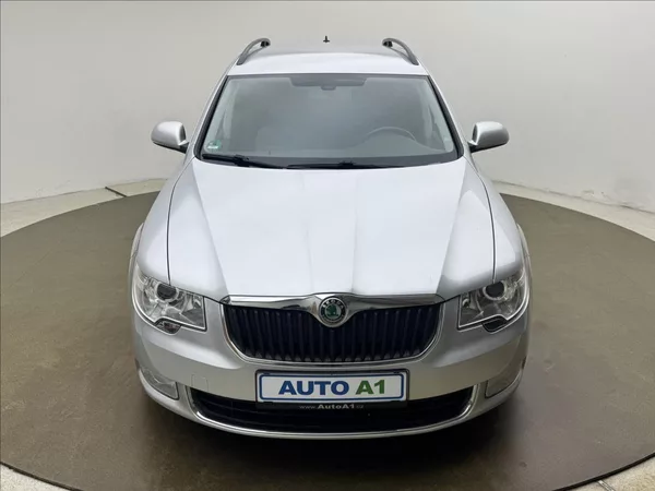 Škoda Superb 2,0 TDi DSG ALU COLUMBUS TAŽNÉ - foto 2