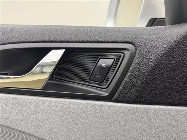 Škoda Superb 2,0 TDi DSG ALU COLUMBUS TAŽNÉ - foto 21