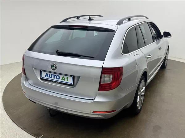 Škoda Superb 2,0 TDi DSG ALU COLUMBUS TAŽNÉ - foto 4