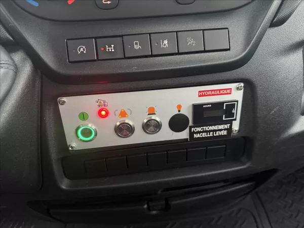 Iveco Daily 2,3 PLOŠINA DPH NAVI KAMERA - foto 21