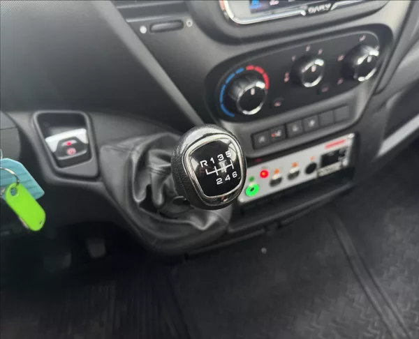Iveco Daily 2,3 PLOŠINA DPH NAVI KAMERA - foto 22