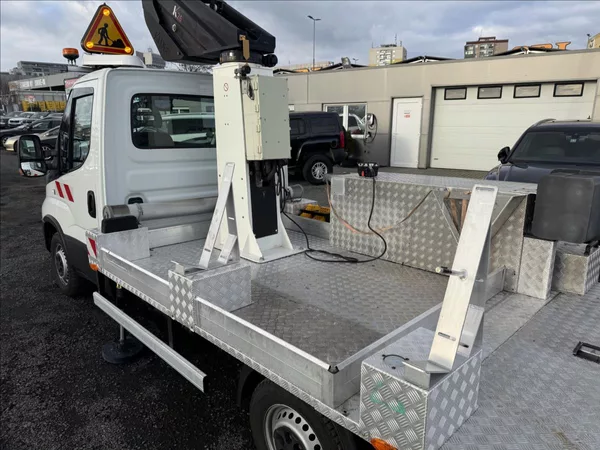 Iveco Daily 2,3 PLOŠINA DPH NAVI KAMERA - foto 27