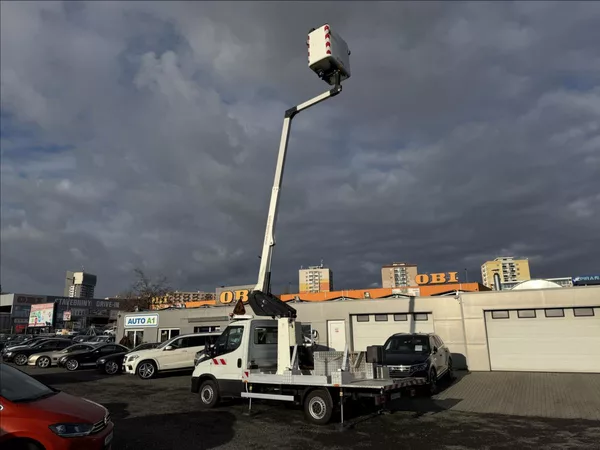 Iveco Daily 2,3 PLOŠINA DPH NAVI KAMERA - foto 44