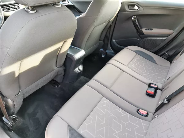 Peugeot 2008 1.4 HDi Active - foto 13