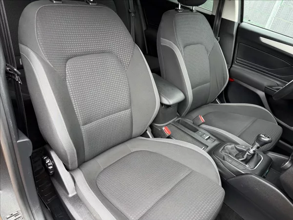 Ford Focus 1.5 TDCi EcoBlue - foto 17