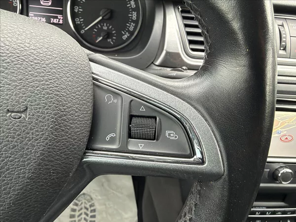 Škoda Rapid 1.6 TDI Spaceback Ambition - foto 12