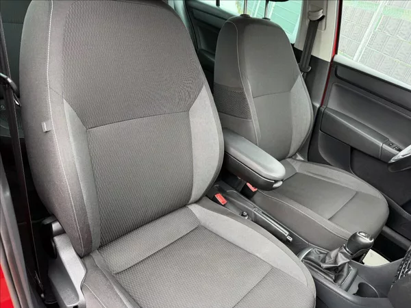 Škoda Rapid 1.6 TDI Spaceback Ambition - foto 15