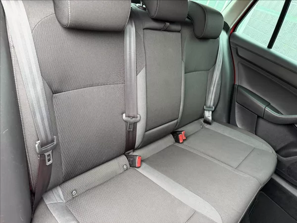 Škoda Rapid 1.6 TDI Spaceback Ambition - foto 18