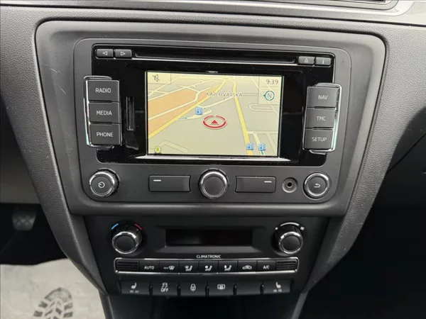 Škoda Rapid 1.6 TDI Spaceback Ambition - foto 9