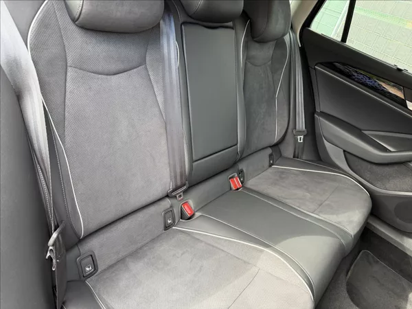 Volkswagen Passat 1.5 eTSI Business/HUD/ERGO - foto 25