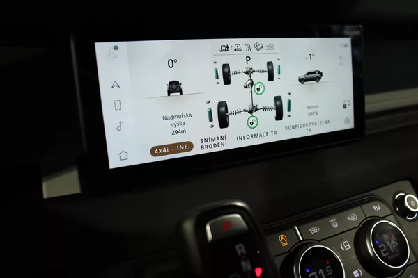 Land Rover Defender 110 D300 SE ACC/NezTop/360°/Ta - foto 20