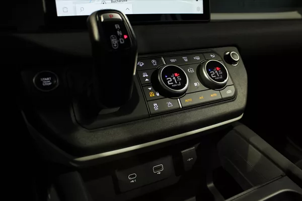 Land Rover Defender 110 D300 SE ACC/NezTop/360°/Ta - foto 23