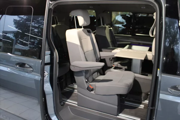Volkswagen Multivan T7 TDi DSG Edition ACC/NezTop/ - foto 29