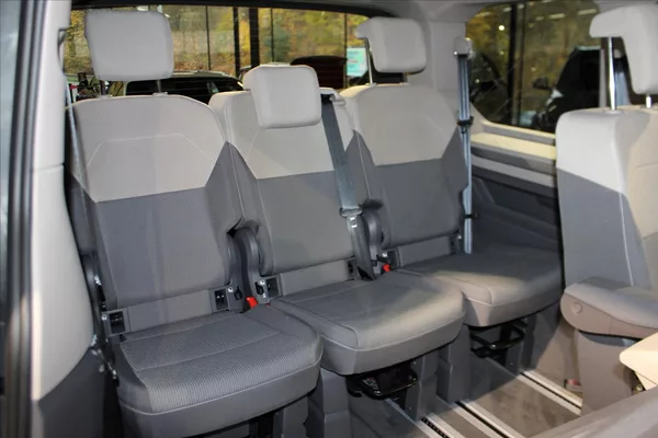 Volkswagen Multivan T7 TDi DSG Edition ACC/NezTop/ - foto 31
