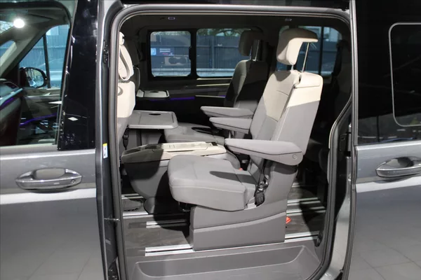 Volkswagen Multivan T7 TDi DSG Edition ACC/NezTop/ - foto 32