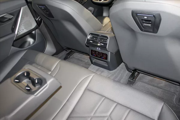 BMW Řada 5 520d xDrive M Sport Pro DAProf - foto 29