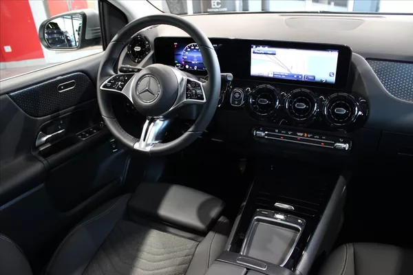 Mercedes-Benz Třídy B 180 MBUX / 1000km / DPH / LED - foto 13