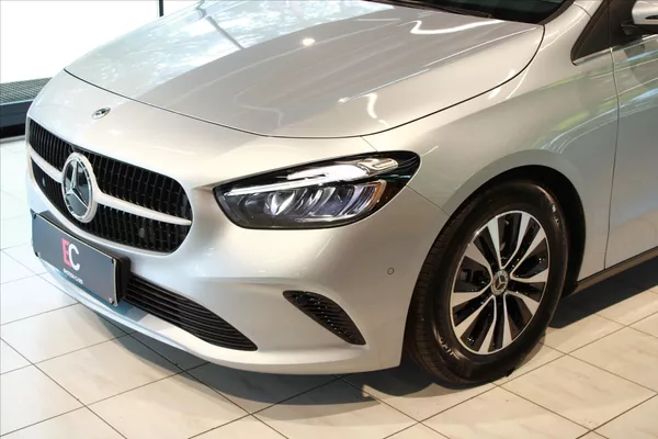 Mercedes-Benz Třídy B 180 MBUX / 1000km / DPH / LED - foto 7