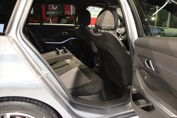 BMW Řada 3 320d xDrive M Sport DAProf/360 - foto 29