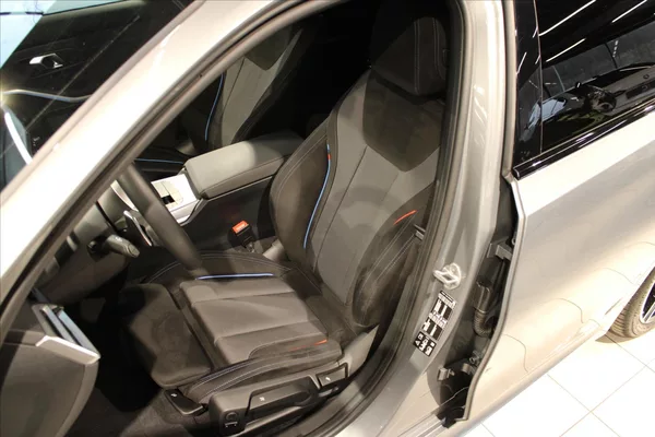 BMW Řada 3 320d xDrive M Sport DAProf/360 - foto 9