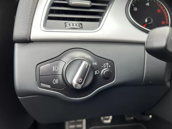 Audi A4 2.0 TDi 110 kW QUATTRO S-LINE - foto 15