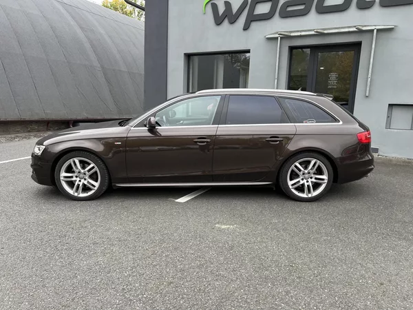 Audi A4 2.0 TDi 110 kW QUATTRO S-LINE - foto 2