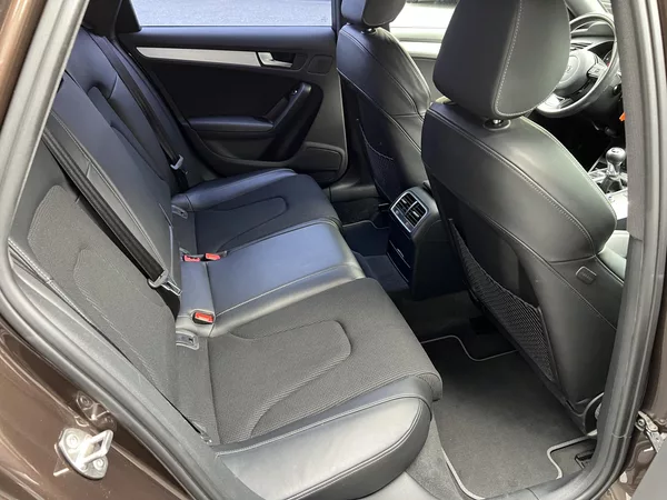 Audi A4 2.0 TDi 110 kW QUATTRO S-LINE - foto 9