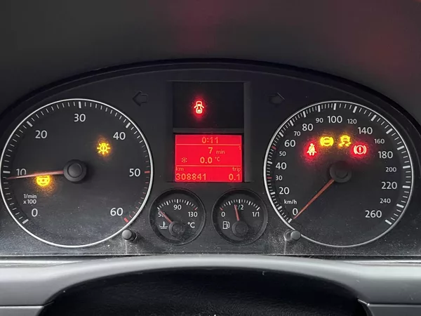 Volkswagen Touran 1.9 TDi 66 kW 7-MÍST - foto 11