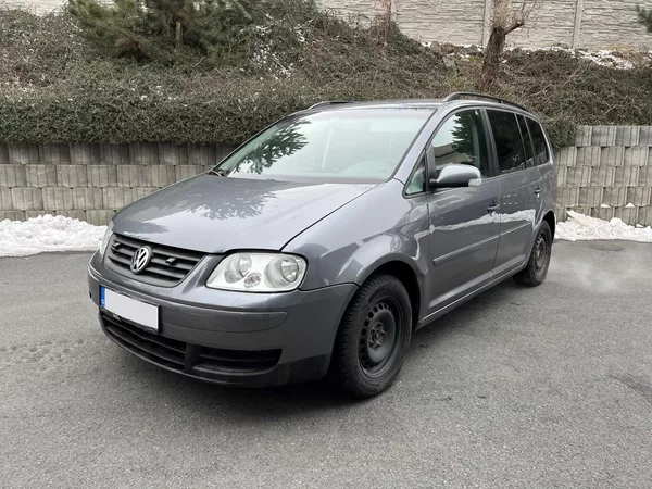 Volkswagen Touran 1.9 TDi 66 kW 7-MÍST - foto 2
