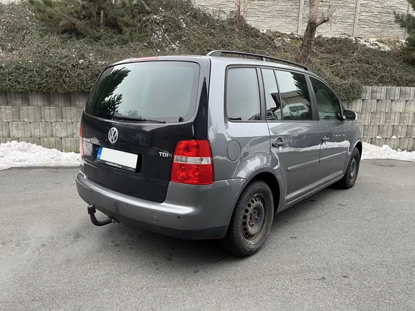 Volkswagen Touran 1.9 TDi 66 kW 7-MÍST - foto 5