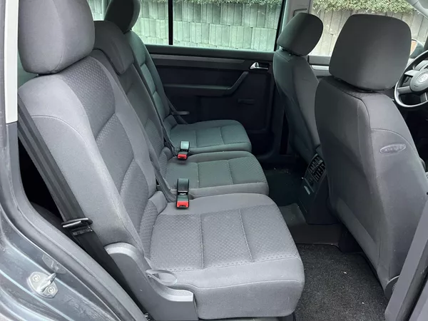 Volkswagen Touran 1.9 TDi 66 kW 7-MÍST - foto 7