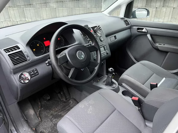 Volkswagen Touran 1.9 TDi 66 kW 7-MÍST - foto 8