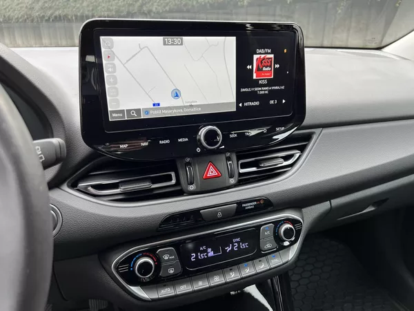 Hyundai i30 STYLE 1.5 DPI 71 kW DPH - foto 14