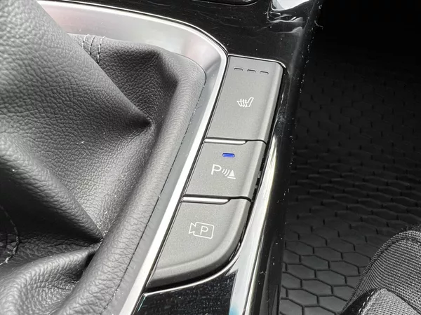 Hyundai i30 STYLE 1.5 DPI 71 kW DPH - foto 16