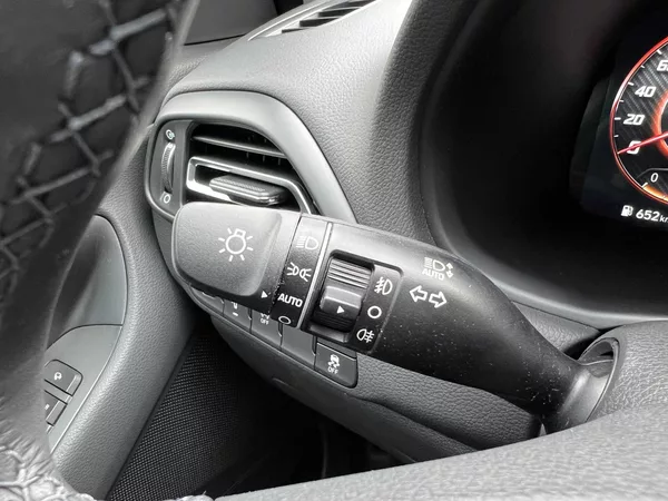 Hyundai i30 STYLE 1.5 DPI 71 kW DPH - foto 18