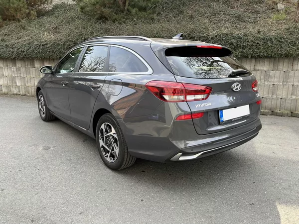 Hyundai i30 STYLE 1.5 DPI 71 kW DPH - foto 5