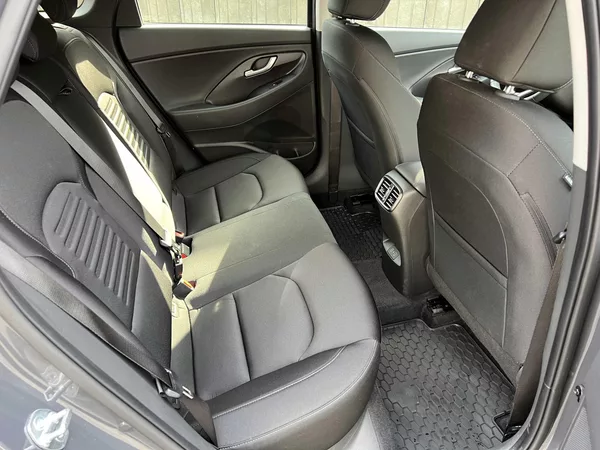Hyundai i30 STYLE 1.5 DPI 71 kW DPH - foto 8