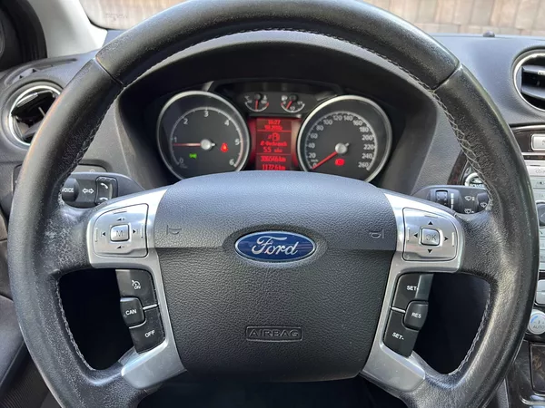 Ford Mondeo 2.0 TDCi 96 kW PRAV. SERVIS - foto 14