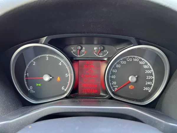 Ford Mondeo 2.0 TDCi 96 kW PRAV. SERVIS - foto 15