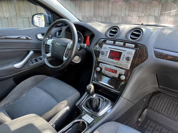 Ford Mondeo 2.0 TDCi 96 kW PRAV. SERVIS - foto 7