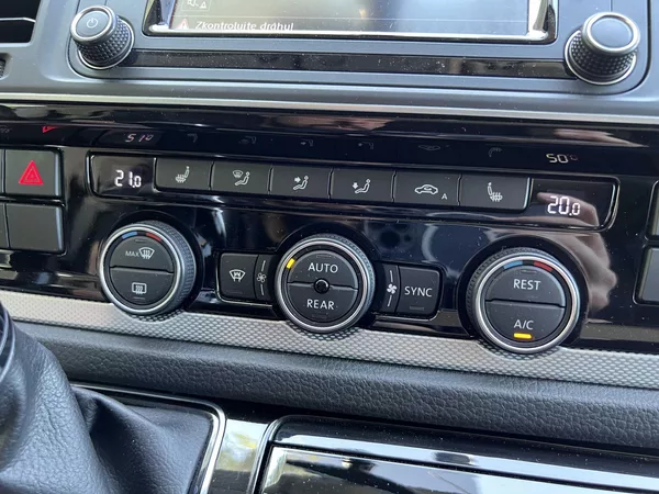Volkswagen Multivan 2.0 BiTDi 150 kW HIGHLINE - foto 17