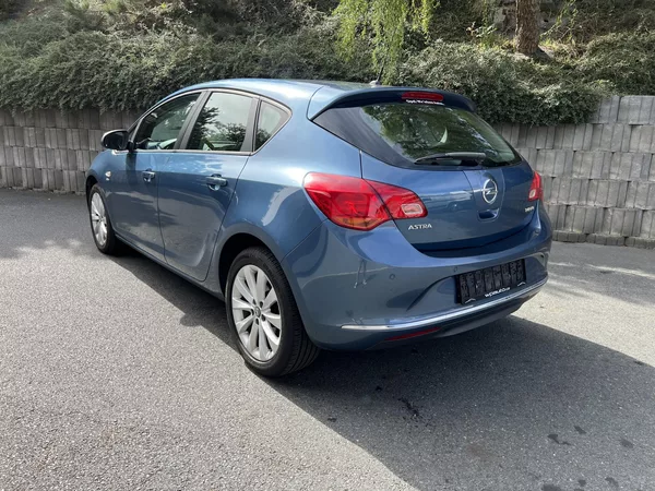 Opel Astra 1.4T 103 kW 1.MAJ SERVISKA - foto 4